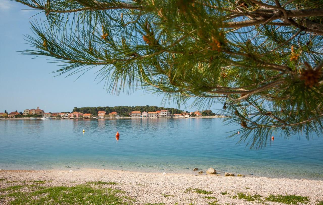 Sharo * Brodarica (Sibenik-Knin)